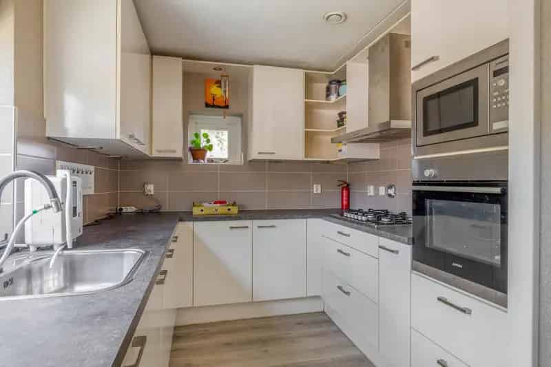 Hoekwoning Oud-Beijerland: Ruime Living, 16 Zonnepanelen, Kindvriendelijk