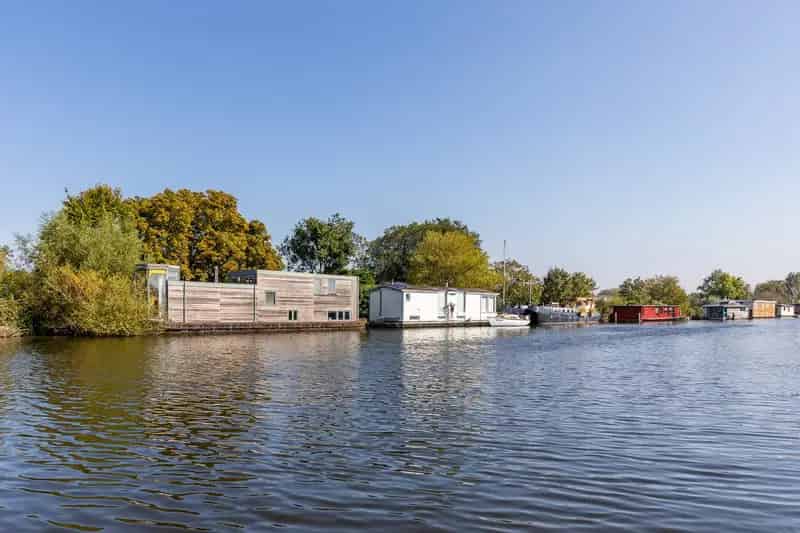 Woonark Amsterdam Groene As: Ruime Ark met Tuin nabij Schiphol