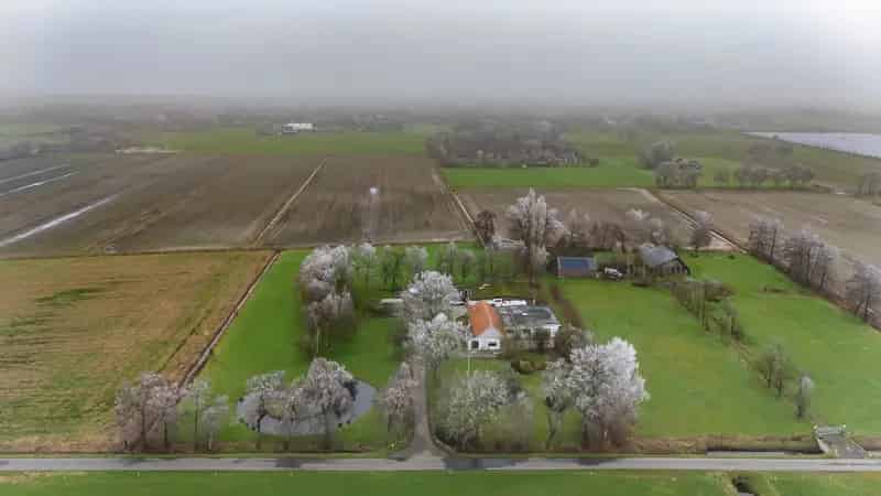 Ruime Landelijke Woning met Schuur nabij Marum