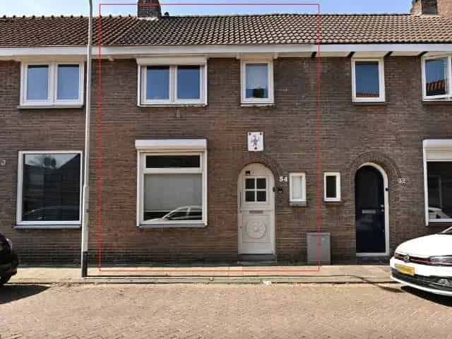 Tussenwoning Roosendaal Charitasstraat 84m2 Moderne voorzieningen