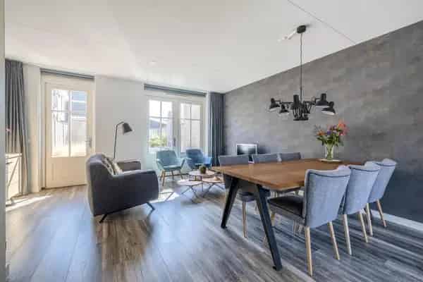 Tussenwoning Dirksland 3 slaapkamers tuin zuiden
