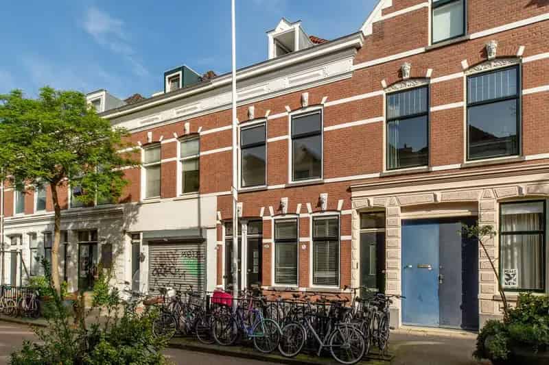 Twee Woningen Rotterdam Centrum Te Koop Verhuurde Benedenwoning
