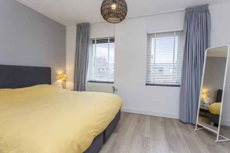Moderne Tussenwoning nabij Maximapark 4 slaapkamers