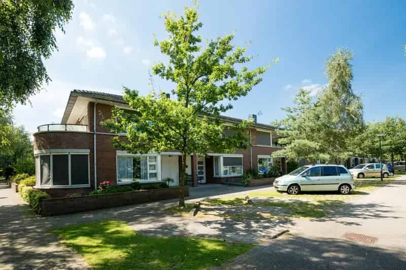 Rustige woning met gratis parkeren en vernieuwingsmogelijkheden