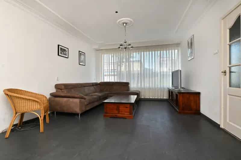 Tussenwoning 4 slaapkamers Berging Tuin te Koop