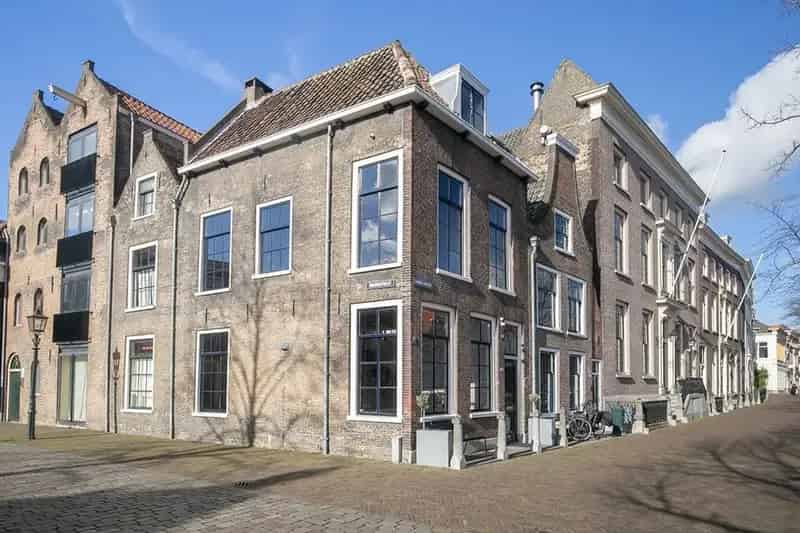 Gemeubileerd Grachtenpand Schiedam Rijksmonument