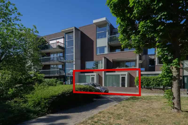 Luxe Appartement Beverwijk begane grond 2 slaapkamers privé parkeerplaats
