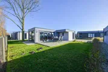 Zeeland Chalet te koop: Strand, Rust en Ruimte nabij Padelbaan