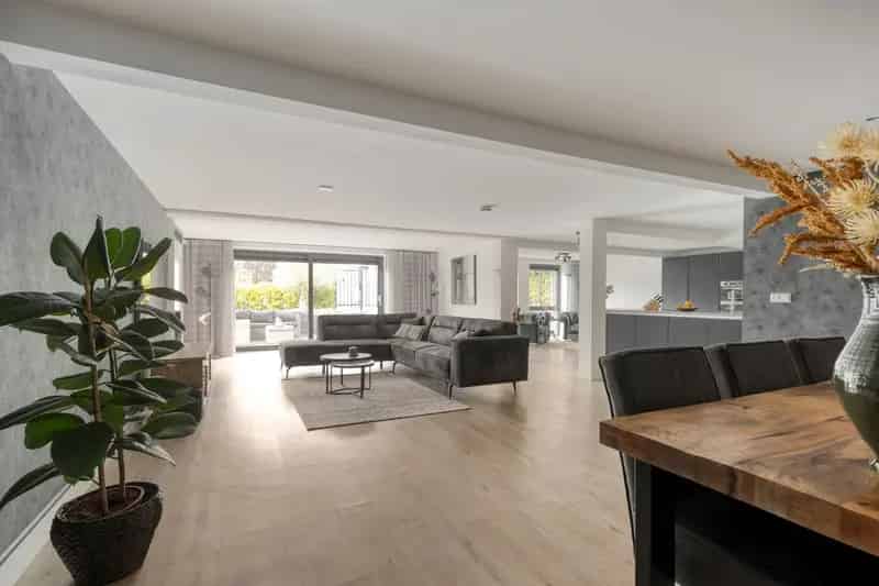 Luxe Appartement 185m² Zevenbergen Tuin Airco Vloerverwarming