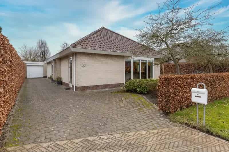 Levensloopbestendige Villa Aan Het Water Lelystad