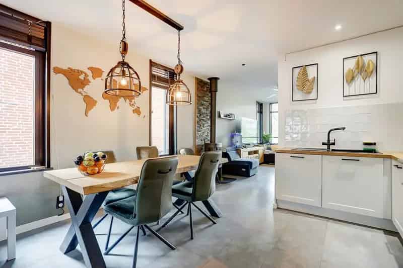 Jaren 40 woning met moderne luxe sauna en parkzicht