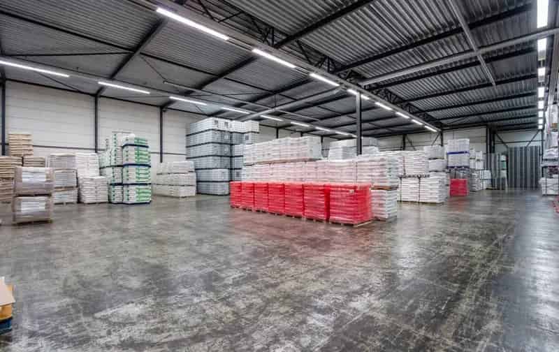 Bedrijfspand te huur Steenbergen 6560m2