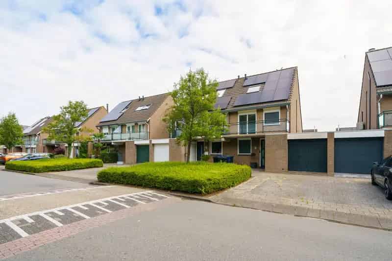 Huis te koop: Baarsweg 17 1317 RZ Almere | Funda