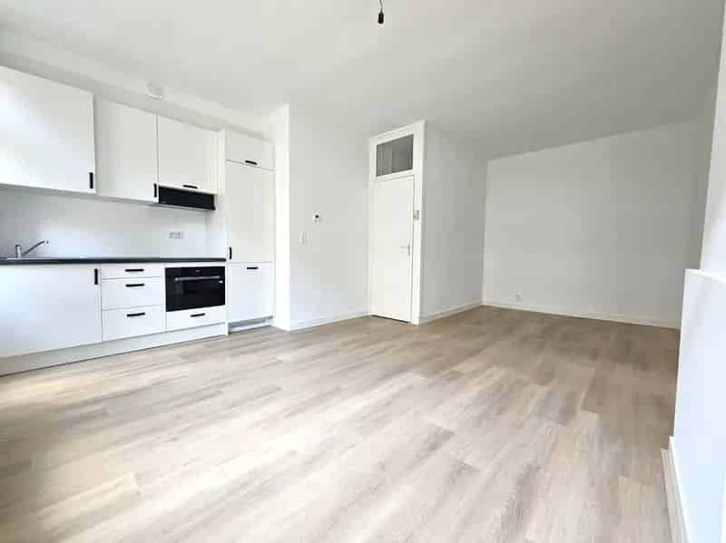Instapklaar Appartement Rotterdam Zuid 50m2 Tuin Nieuwe Keuken