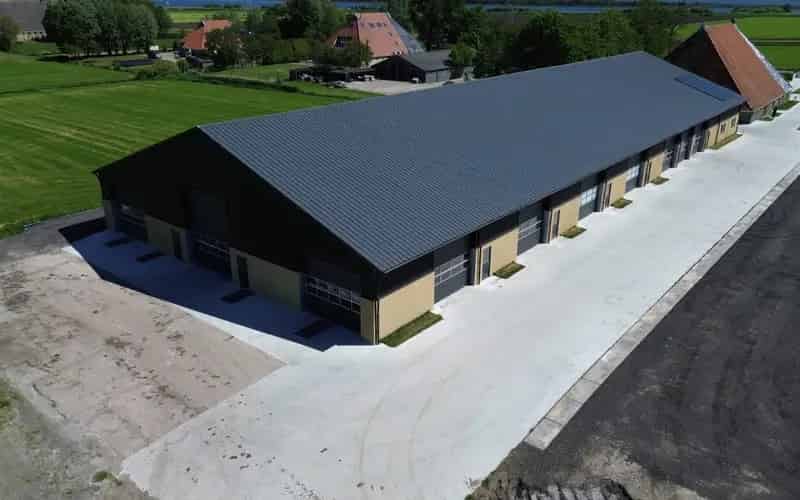 Bedrijfshal te huur Follega - Opslag en Stalling