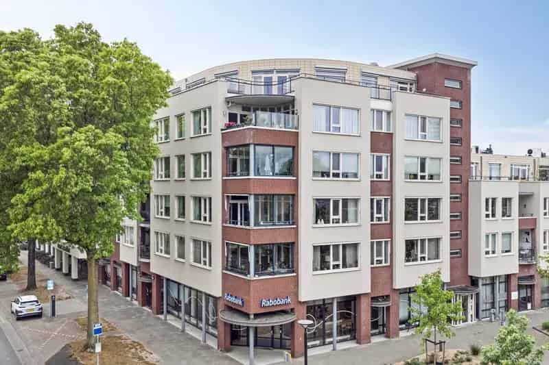 Luxe Penthouse 320m2 Oss 2 Badkamers Dakterras Parkeerplaatsen