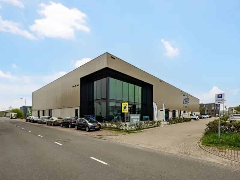 Bedrijfshal te Huur Zutphen 145m2 Padelcentrum
