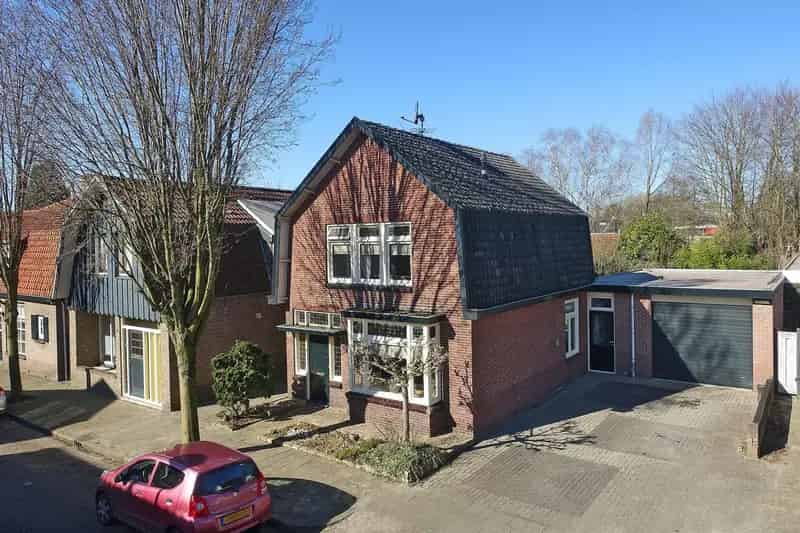 Jaren 30 woning Hengelo 674m2 perceel 3 slaapkamers garage