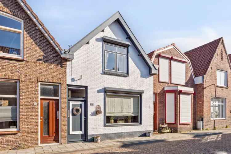 Instapklare Tussenwoning Oostburg 2 slaapkamers Speksteenkachel