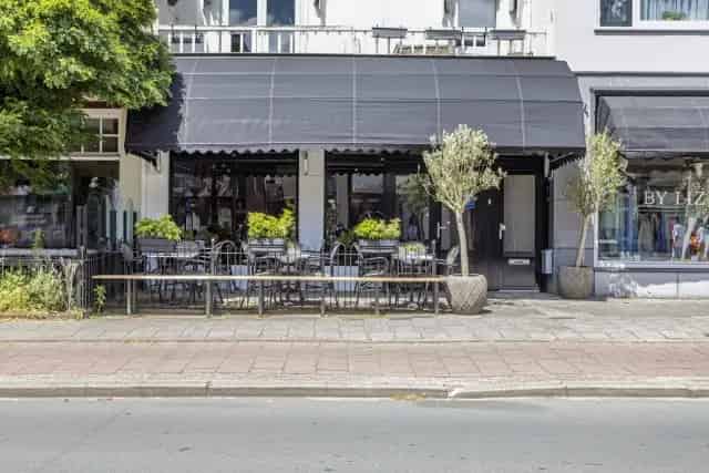 Modern Horecapand te Bussum Kerkstraat 15