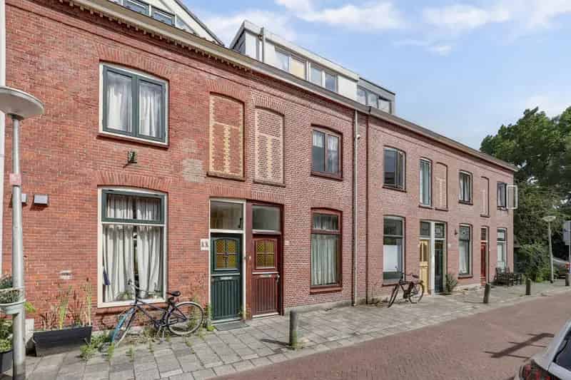 Kluswoning Delft: 68m2, Tuin, Veel Potentie