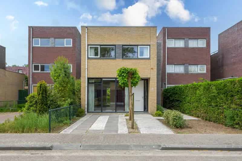 Huis te koop Professor Cumulusstraat Almere 3 slaapkamers riante tuin