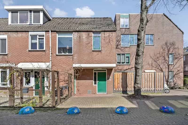 Ruime woning Rotterdam Crooswijk 2 slaapkamers dakterras