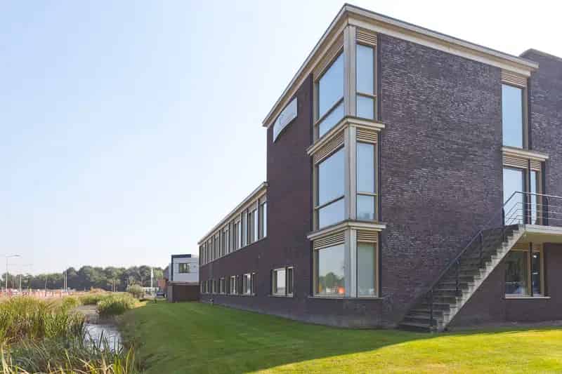 Kantoor te huur Weert Ringbaan Noord 1320m² 40 parkeerplaatsen