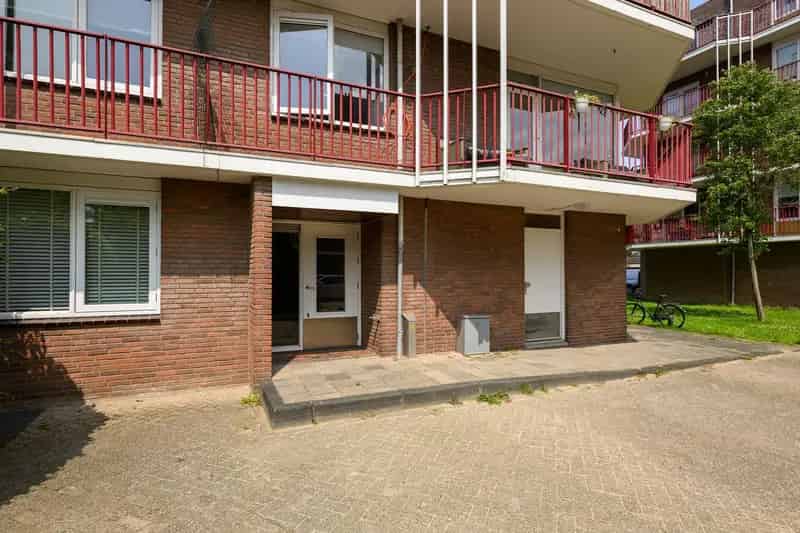 Appartement te koop Leiden Merenwijk: 3 kamer appartement met tuin