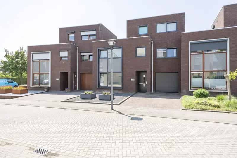 Gasloos woonhuis Born 4 slaapkamers 2 badkamers Aldenhof