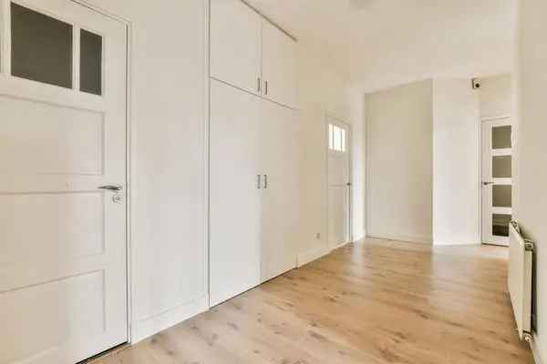 Ruim 2 Slaapkamer Appartement 120m² Balkon Luxe Keuken