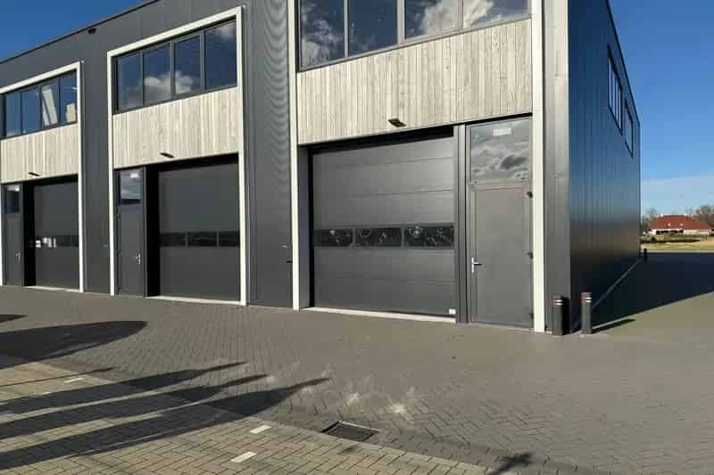 Bedrijfshal te huur Veen 318m²