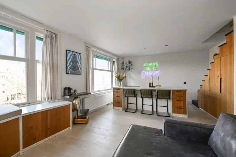 Jordaan appartement: 3 kamers, ruim dakterras, vrij uitzicht