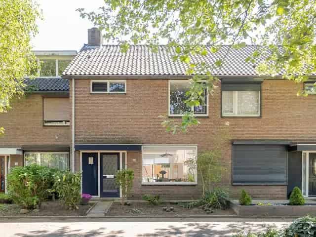 Ruime 4 Slaapkamer Tussenwoning Maastricht