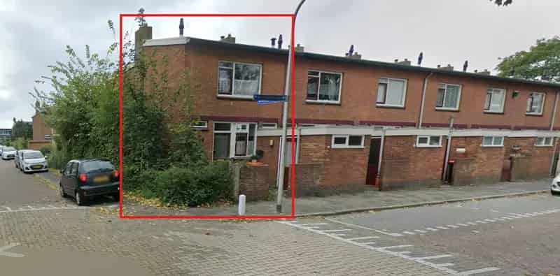 Hoekwoning 3 slaapkamers ruime tuin gerenoveerd