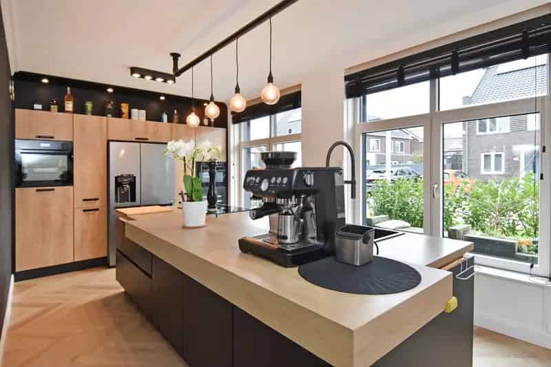 Royale Twee Onder Een Kapwoning Pijnacker