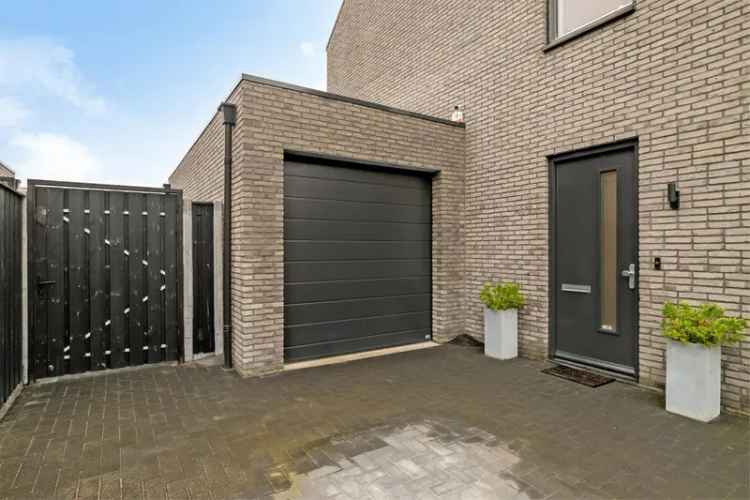 Moderne 2-onder-1-kapwoning Lelystad - Instapklaar - 3 slaapkamers - Tuin aan het water