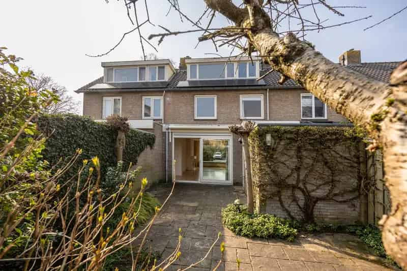 Huis te koop Leusden: 4 slaapkamers, XXL badkamer, tuin