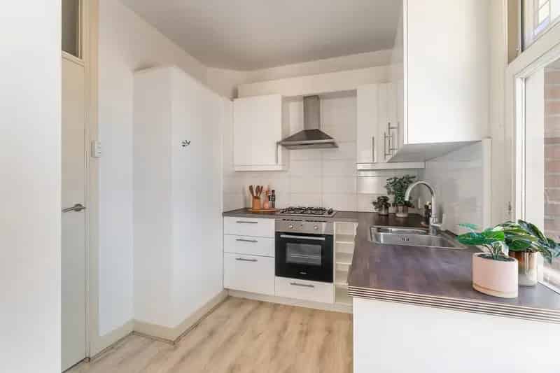 Appartement te koop Laakkwartier 64m2 3 kamers balkon