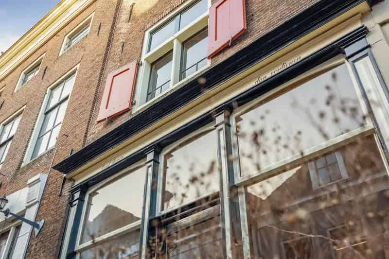 Uniek pand Hattem: Galerij, Atelier of Meubelzaak