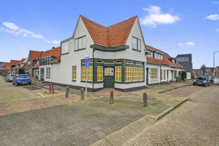 Karakteristiek pand met mogelijkheden: Royale bovenwoning en voormalig café