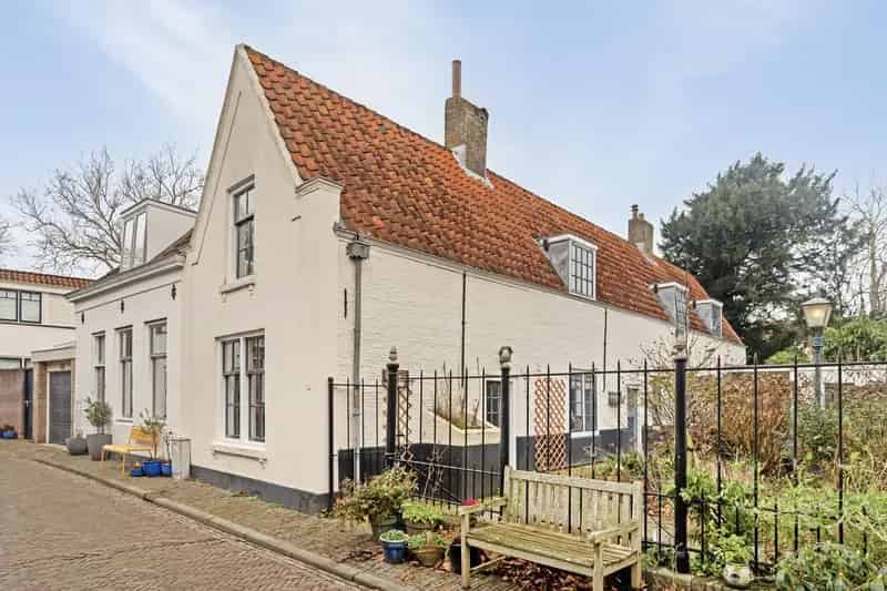Hofjeswoning Middelburg: Compact en Monumentaal