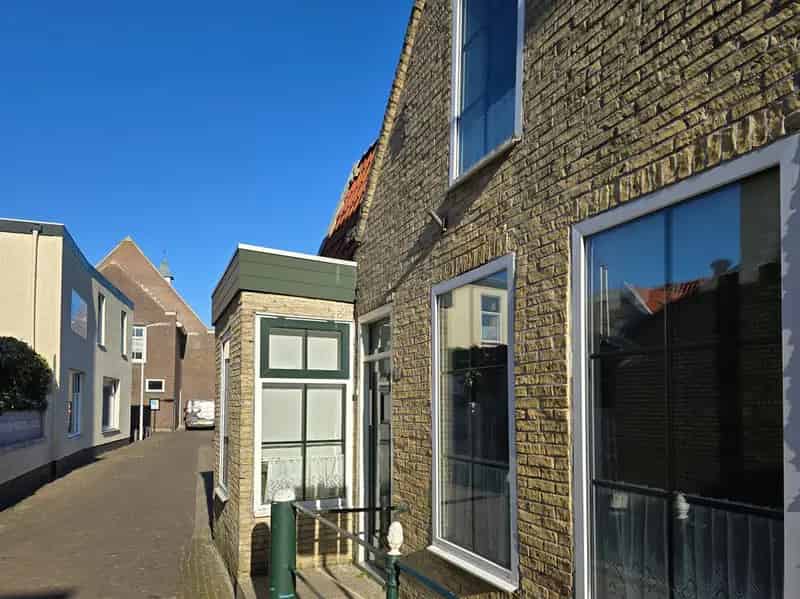 Ruime woning met potentie te koop in Oud-West