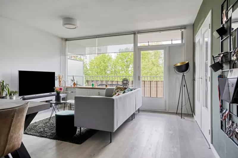 2-Kamer Appartement Zoetermeer  Instapklaar Balkon Parkeerplaats