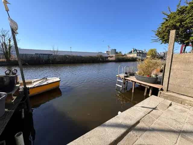 Ruime Woning Leiden Aan Het Vaarwater