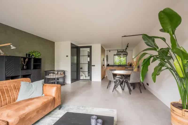 Tussenwoning Voorthuizen 5 slaapkamers  zonnepanelen  tuin