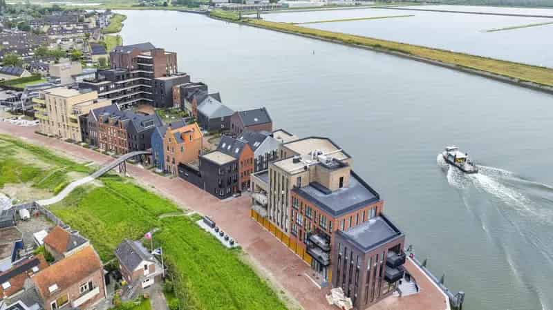 Spuifront 2 J: Luxe appartement Oud-Beijerland