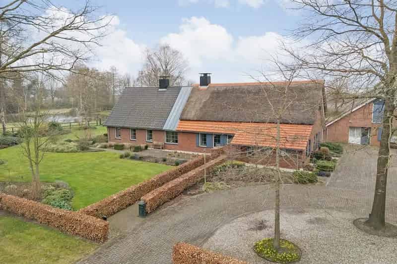 Woonboerderij met Paardenfaciliteiten Rheezerveen