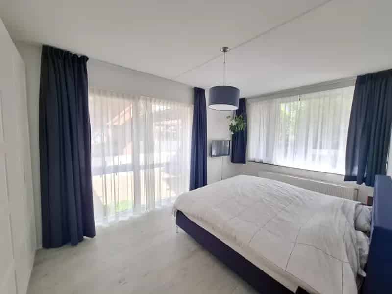 Maisonnettewoning Nesselande KoopGarant 2 slaapkamers nabij winkels en metro