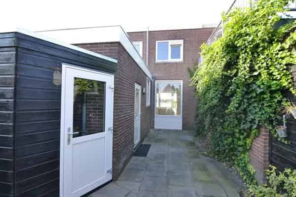 Moderne Tussenwoning nabij MCL Leeuwarden